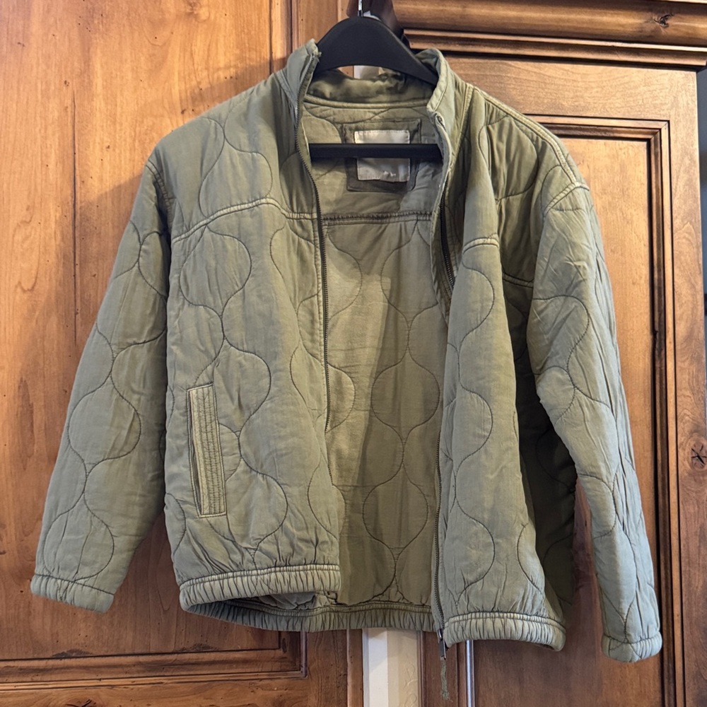 💥 Leaving closet 2-1 💥American Eagle Outfitters Women’s Olive Jacket